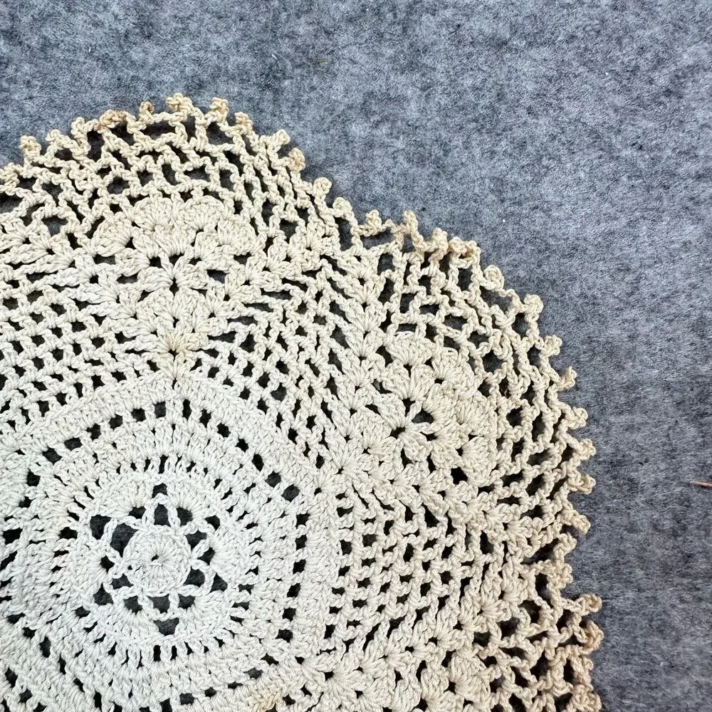 Vintage Doily Antique Handmade Crochet Lace Scalloped Circle Coaster